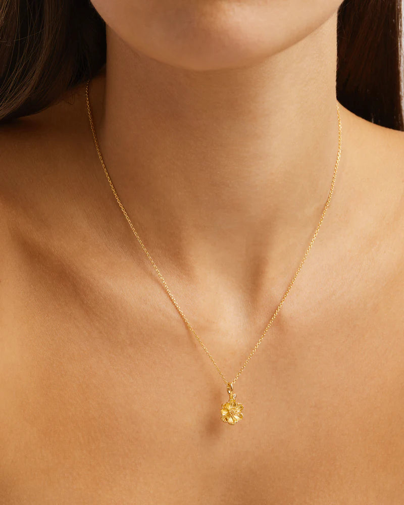 By Charlotte -  Poppy August Birth Flower Necklace in Gold