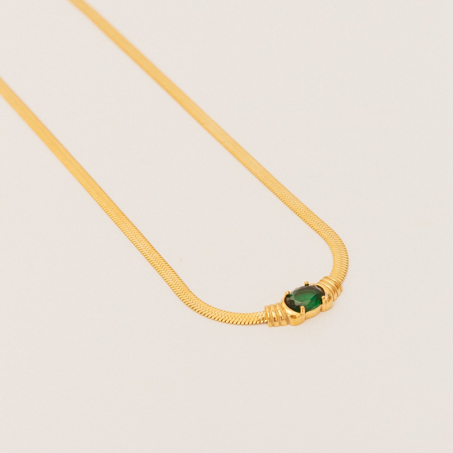 We Are Emte- Bella Necklace in Emerald Stone