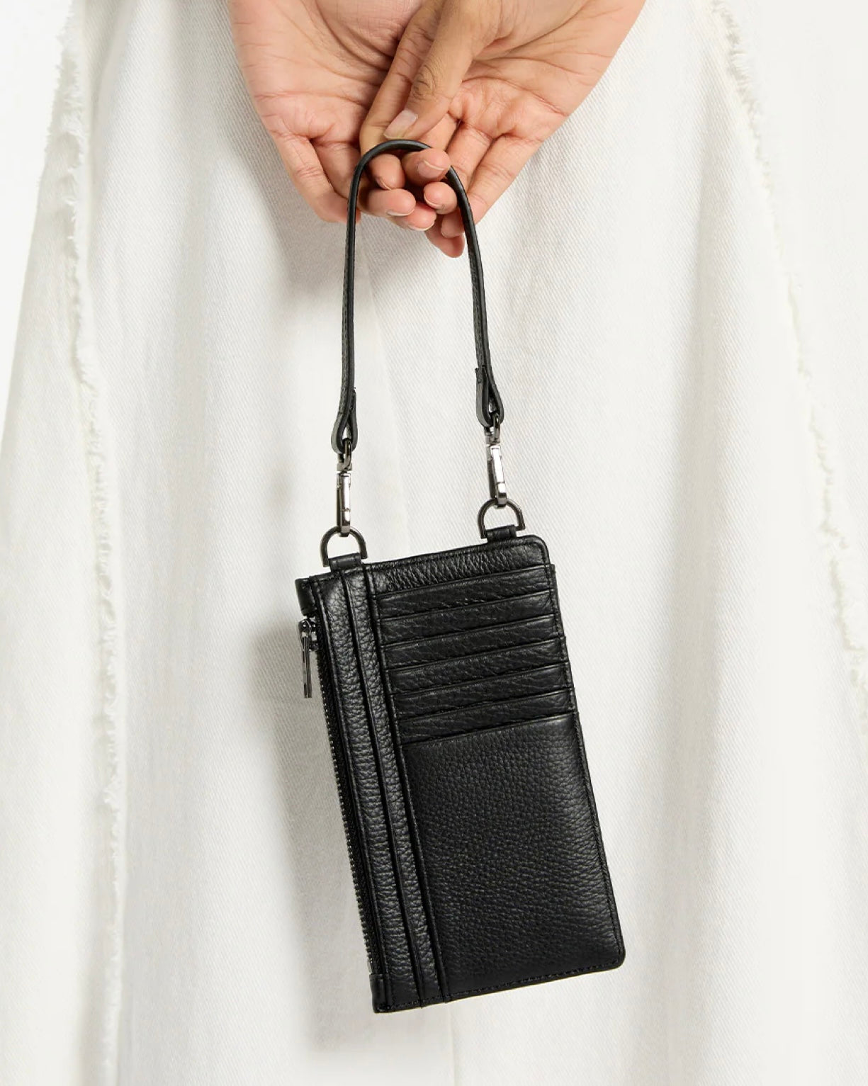 Status Anxiety - Voyager Bag in Black