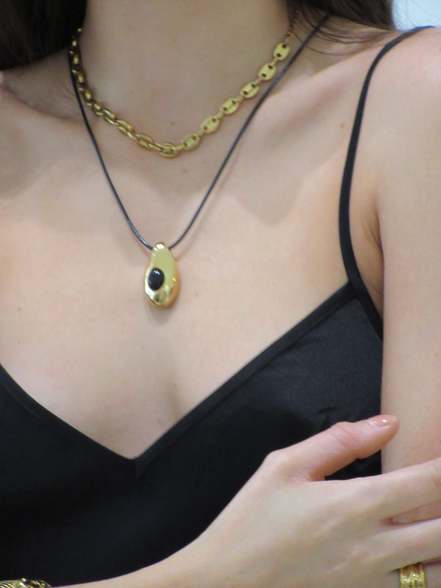 We Are Emte- Isla Pendant Necklace in Gold