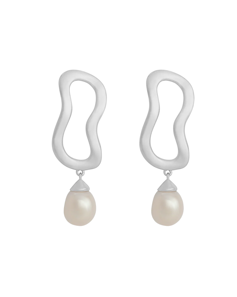 Kirstin Ash - Onda Pearl Earrings in Silver