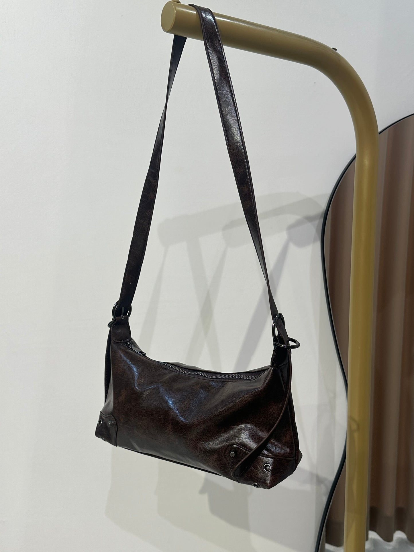 We Are Emte - Tara Baguette Bag in Espresso