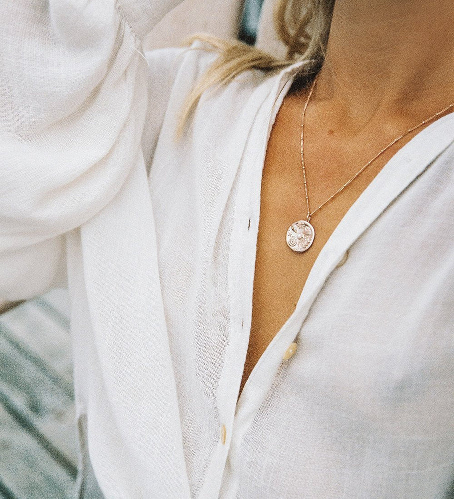 
            
                Load image into Gallery viewer, Kirstin Ash - By The Sea Necklace in Silver
            
        