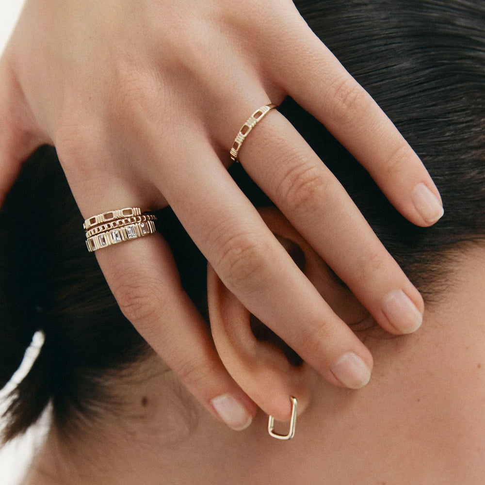 Kirstin Ash - Elysium Chain Ring in 9k Solid Gold