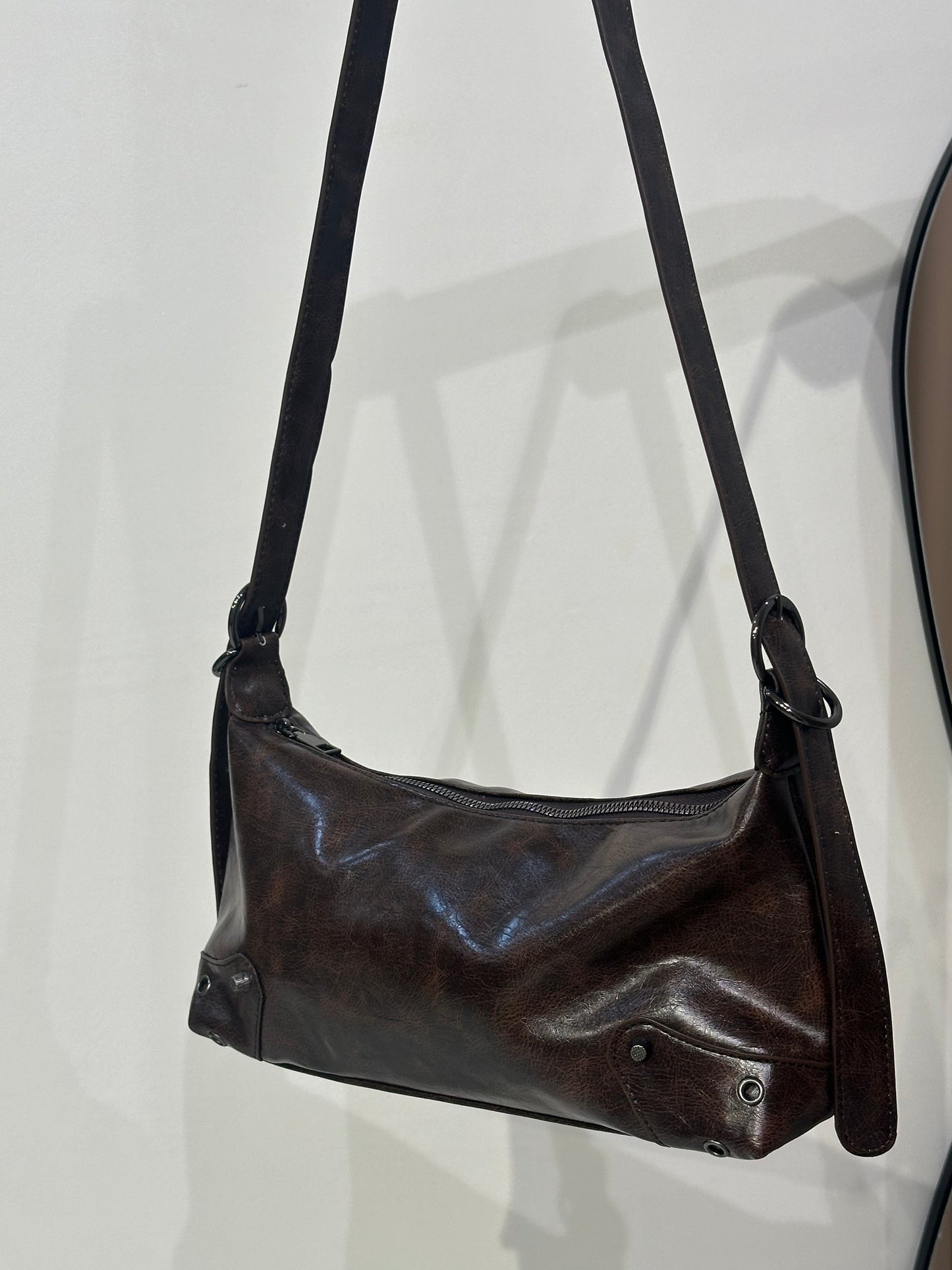 We Are Emte - Tara Baguette Bag in Espresso