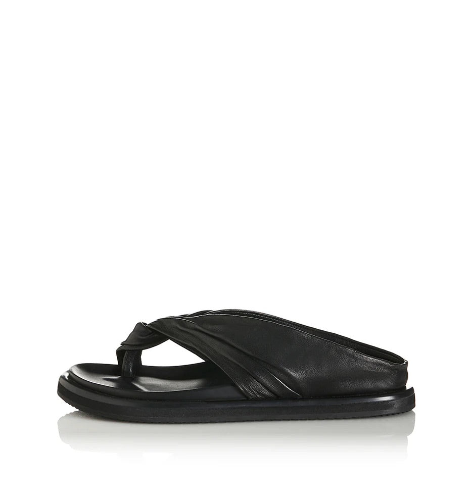Alias Mae - Paola in Black Leather