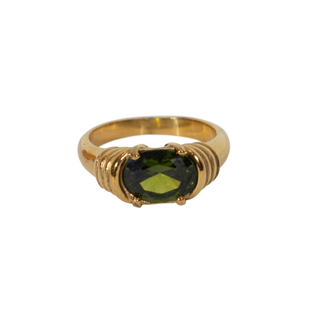 We Are Emte- Bella Ring in Emerald Stone