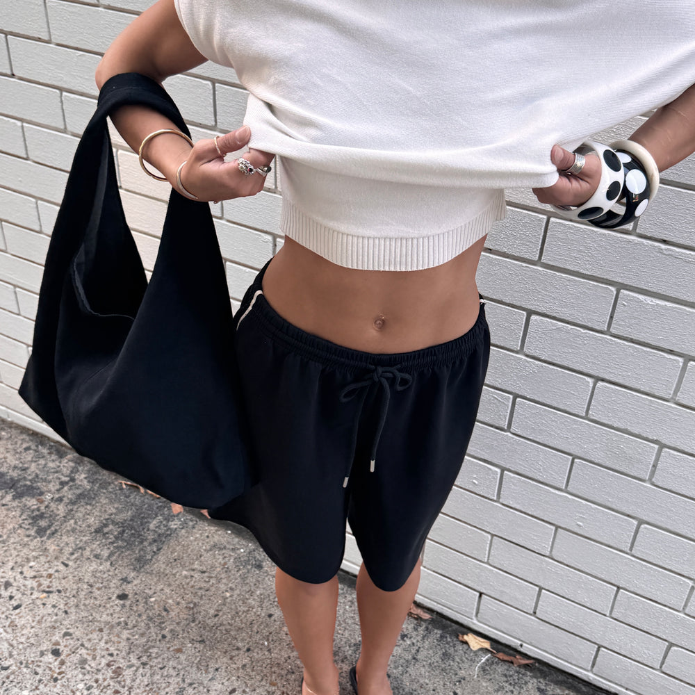 
                      
                        Sesa Studios - The Nyra Tote in Noir
                      
                    