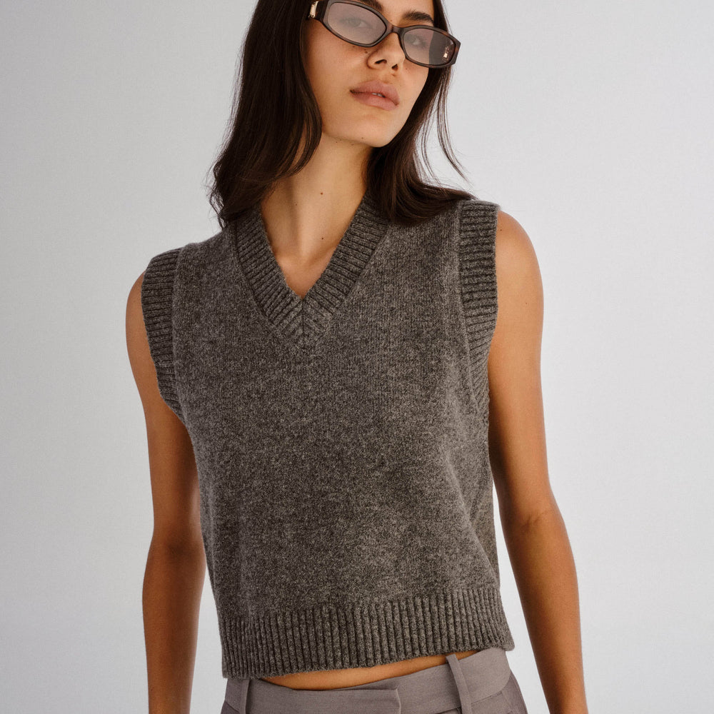 
                      
                        LUV LOU - The Lottie in Tort
                      
                    