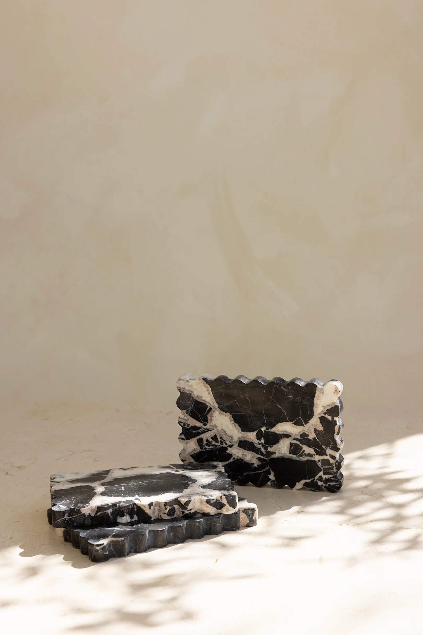 By West - Wave Tray in Noir Grand Antique