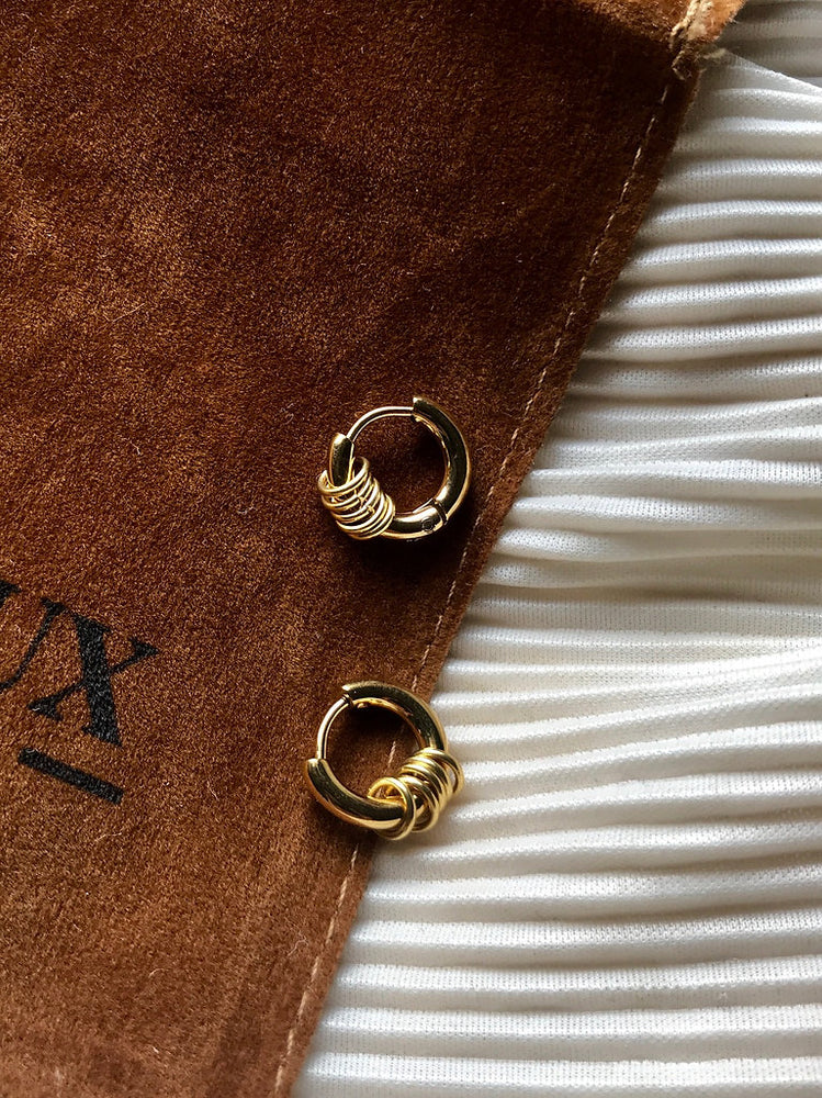 
                      
                        Margaux Lee - Ringo Mini Hoops Gold
                      
                    