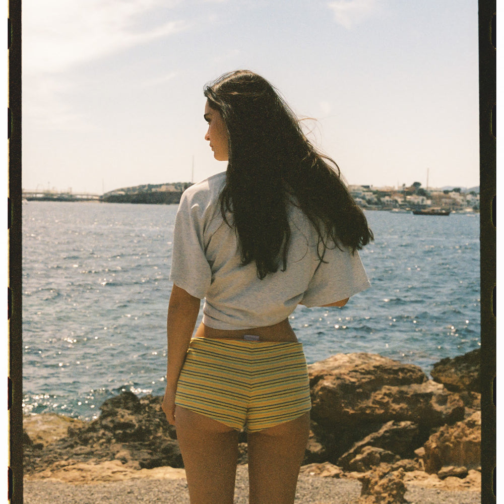 
                      
                        Ciao Ciao Vacation - Lemon Striper Hot Pant
                      
                    