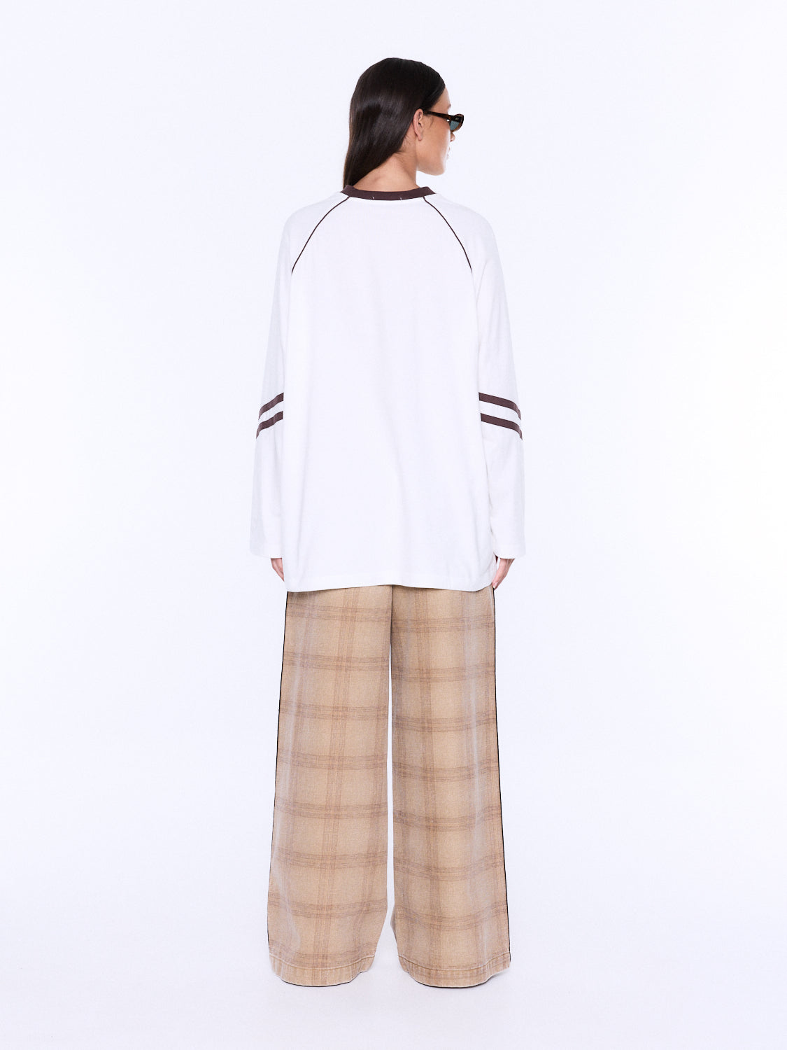 Ena Pelly - Marlie V Neck Long Sleeve Tee in Vintage White