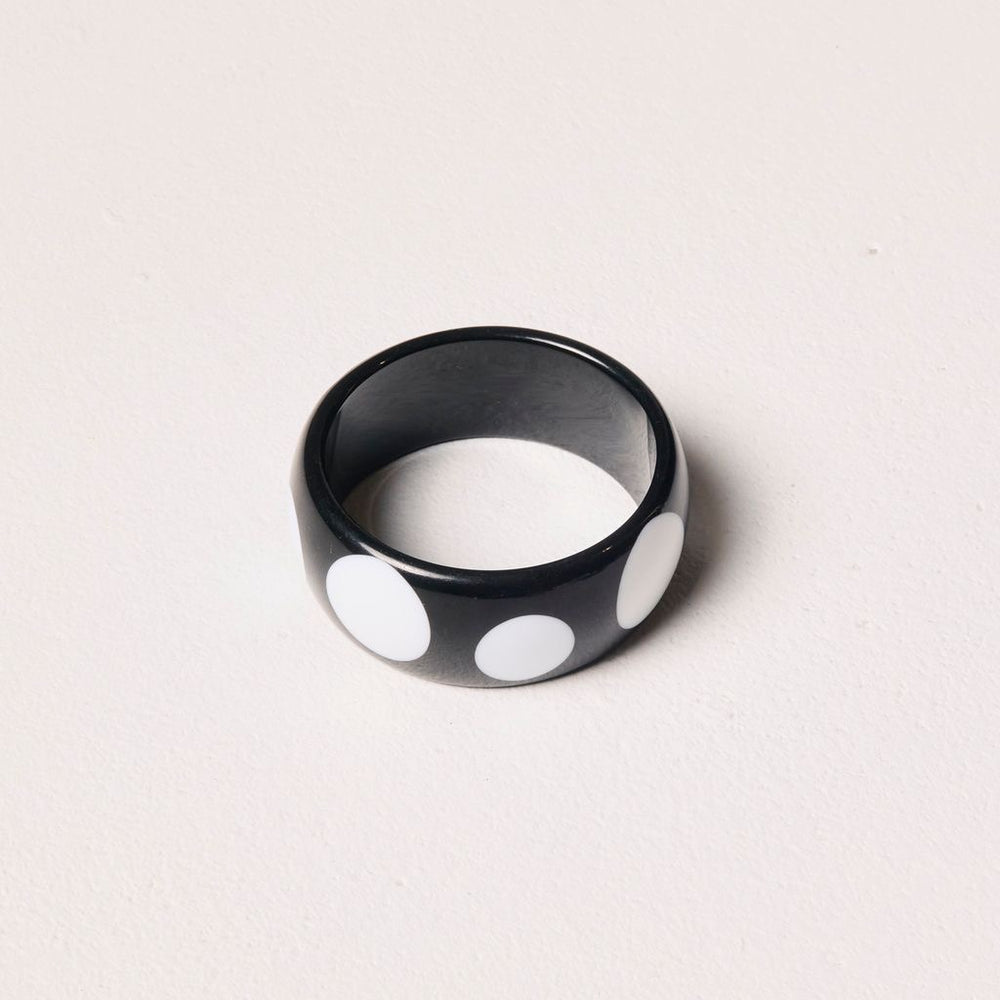 We Are Emte - The Spot Resin Bangle in White/Black