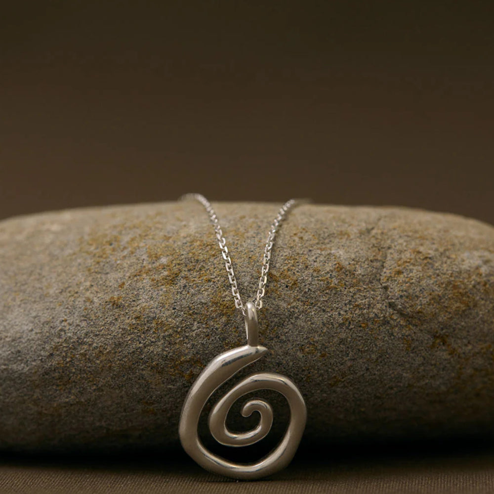 Kirstin Ash - Sweet Escape Necklace in Silver