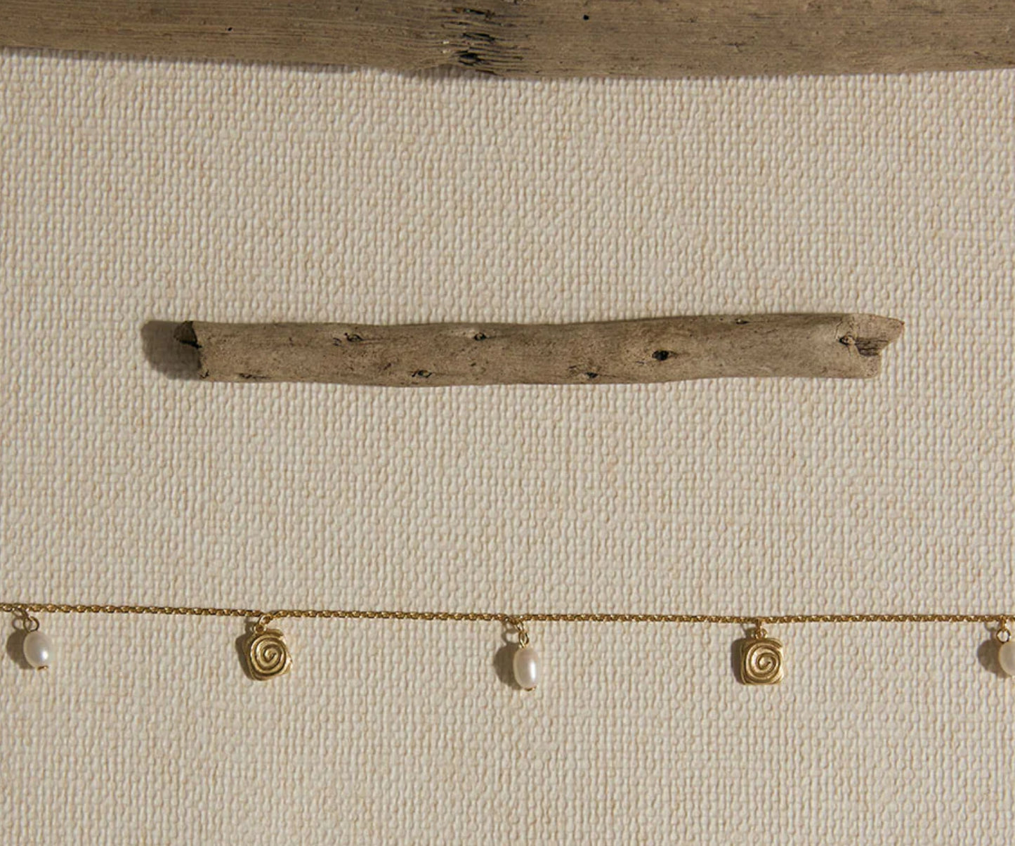 Kirstin Ash - Velvet Swirl Necklace in Gold