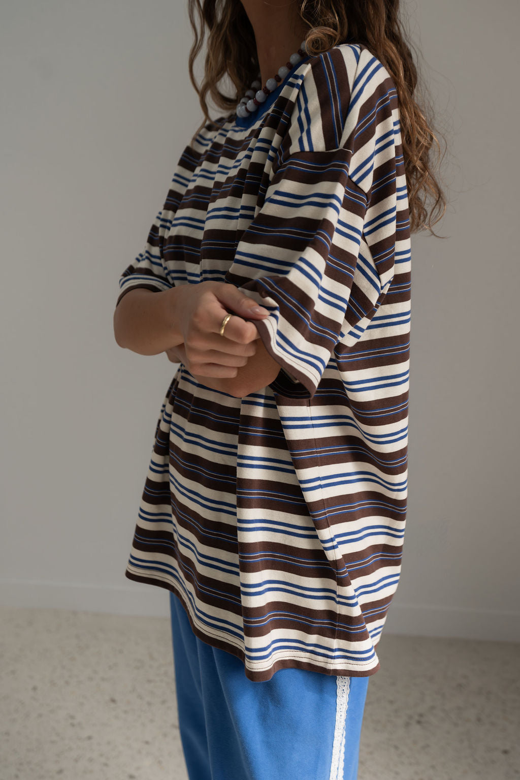 häll störe - Scotti Stripey Tee in Blue / Brown