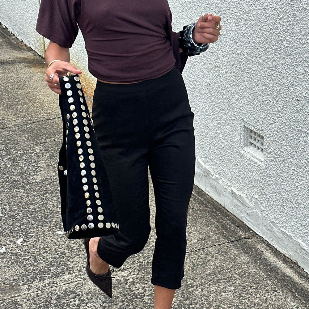 Sesa Studios - The Muse in Noir