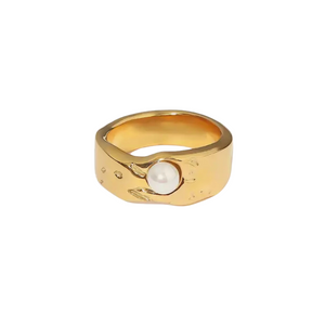 We Are Emte - Pearl Ring in Gold