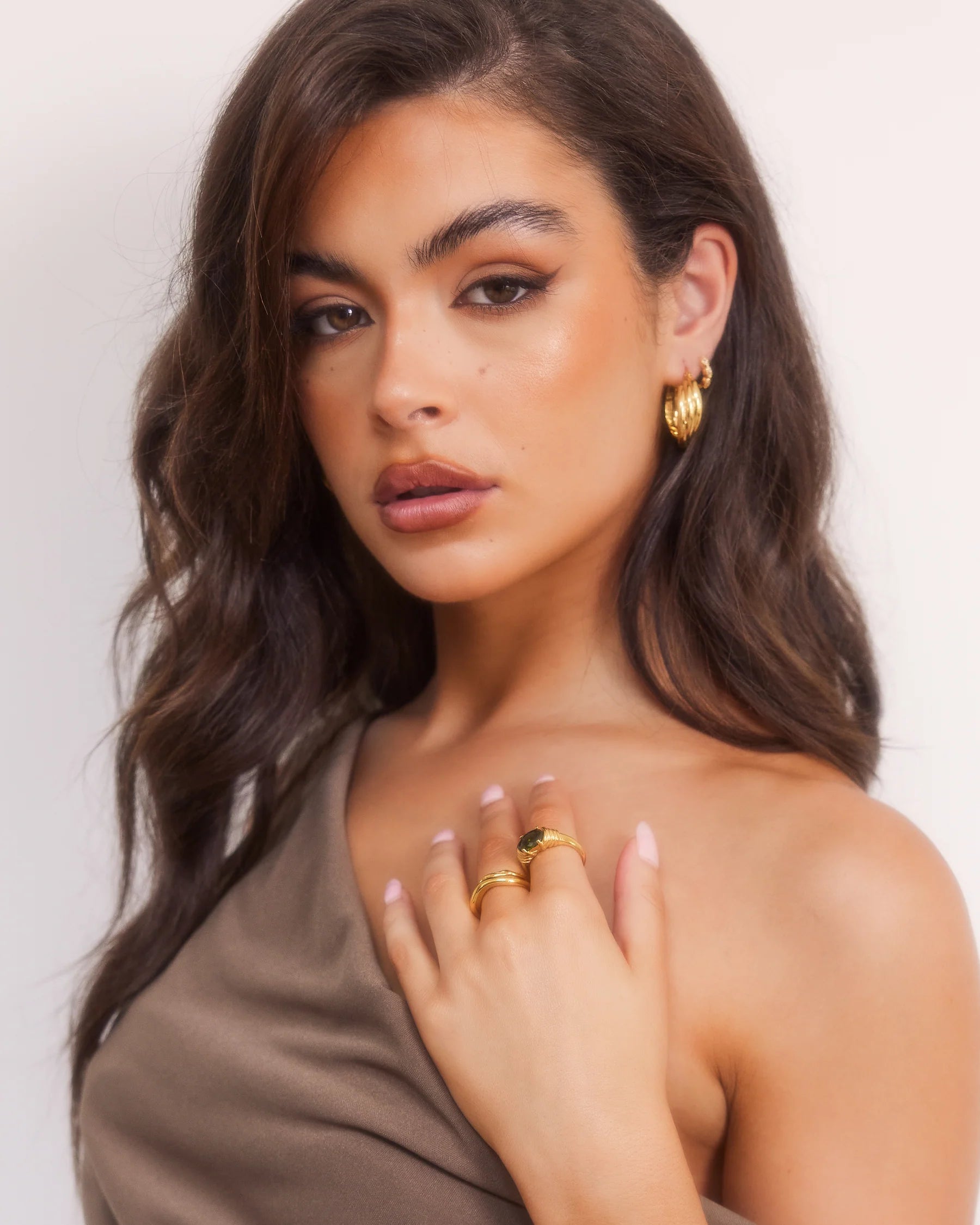 We Are Emte- Intertwine Hoops in Gold – Emte Boutique