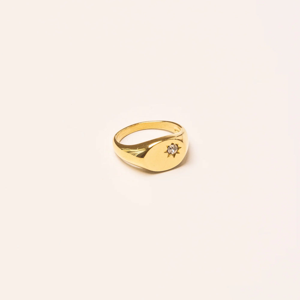 We Are Emte - Star Signet Ring in Gold