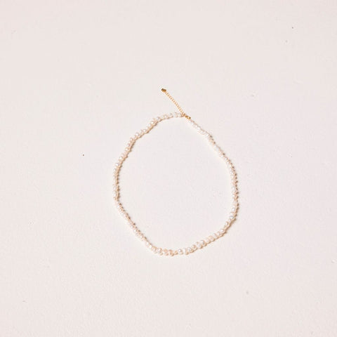 We Are Emte - Moonlit Choker Necklace in Freshwater Pearl