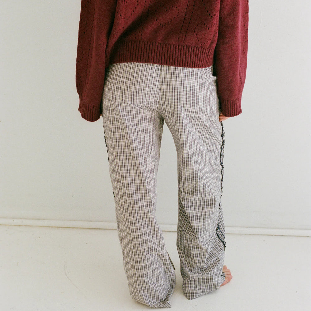 
                      
                        JUNI - Stevie Pant in Check (Regular Length)
                      
                    