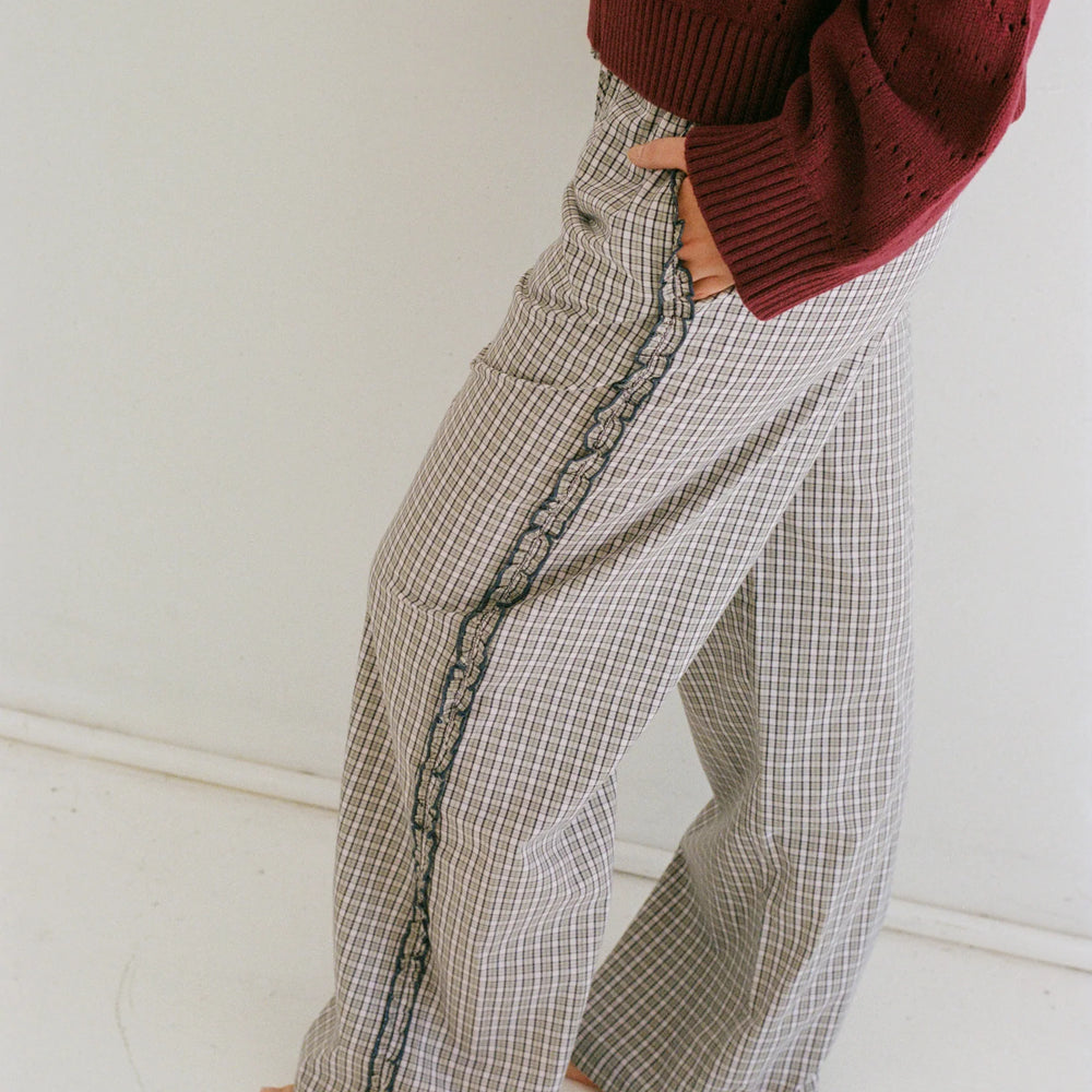 
                      
                        JUNI - Stevie Pant in Check (Regular Length)
                      
                    