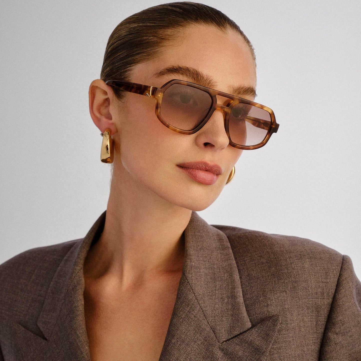 LUV LOU - The Banks in Caramel Tort