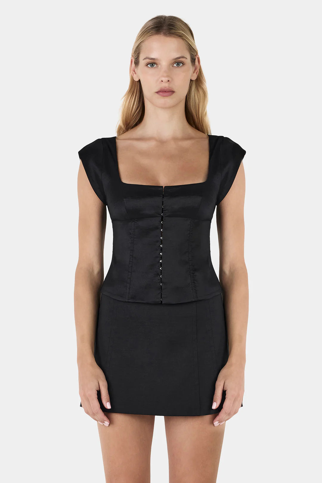 Hansen and Gretel - Kyra Taffeta Mini Skirt in Black