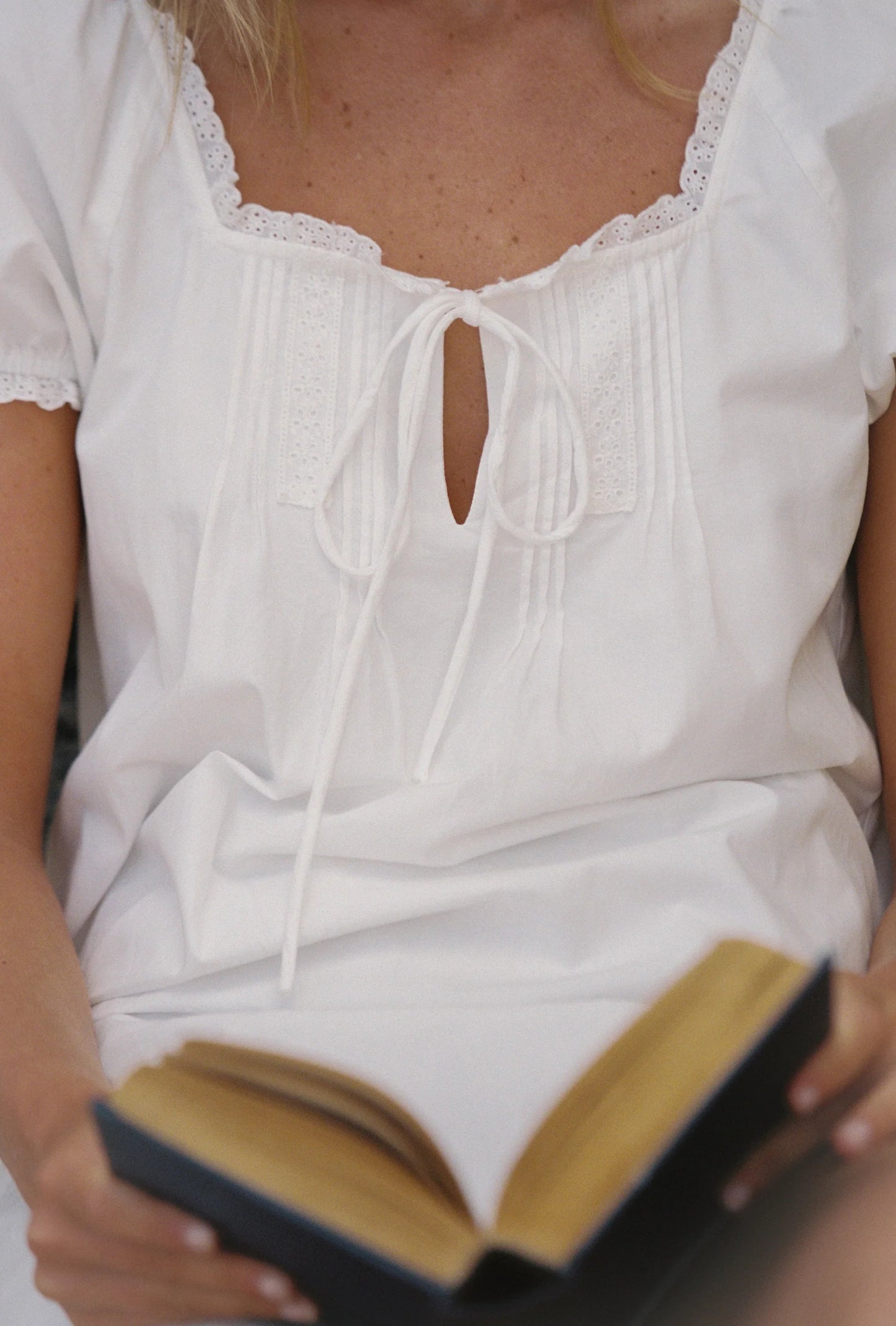 JUNI - Scout Mini Dress in Blanc