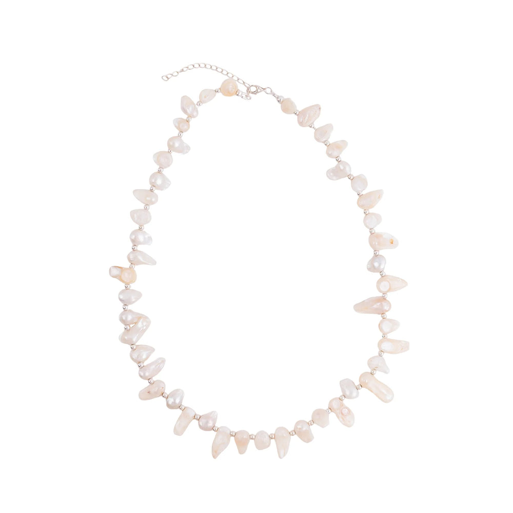 Käärme Jewels - Chunky Pearl Necklace in Silver