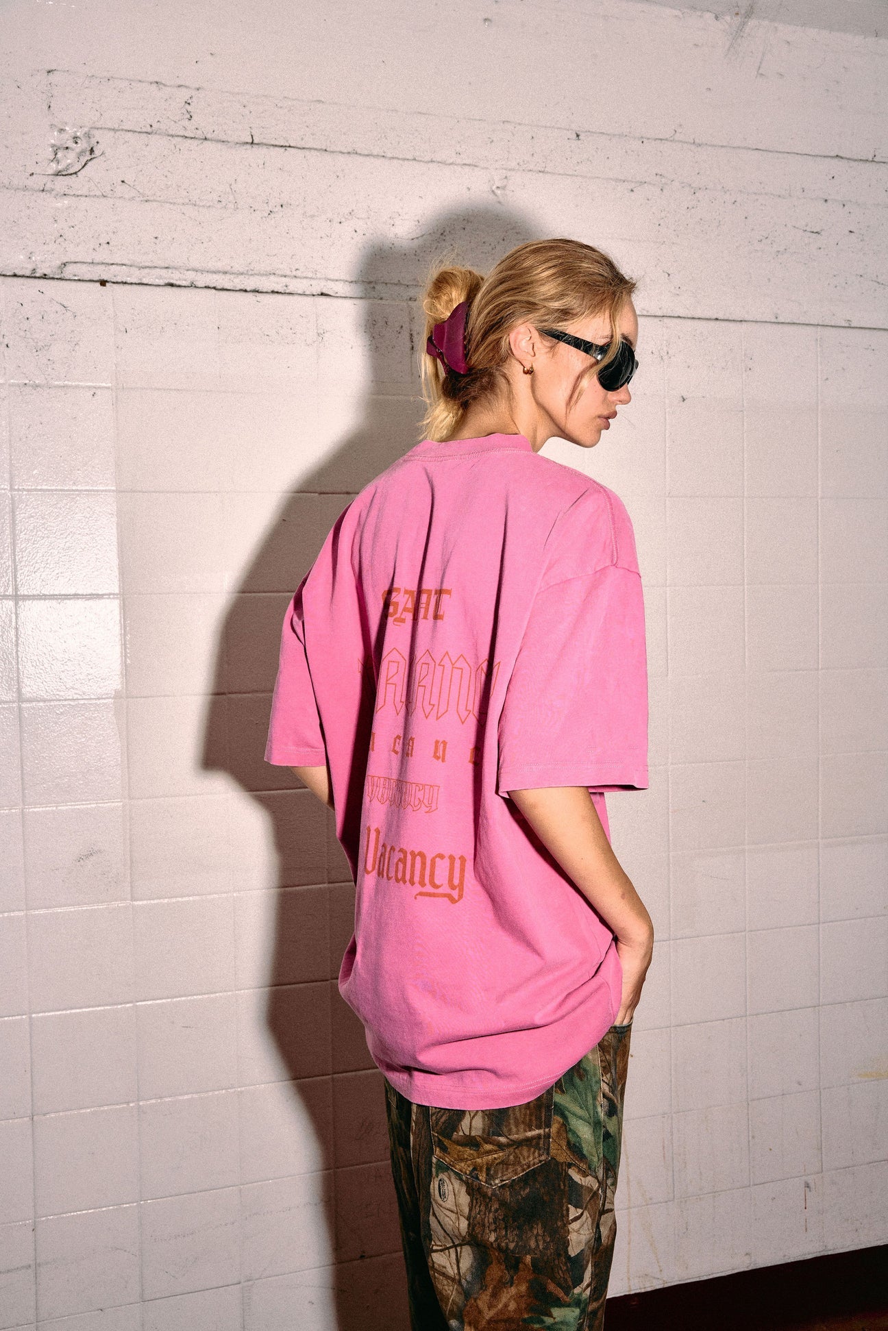 SSAINT - No Vacancy Tee in Dark Pink Acid Wash