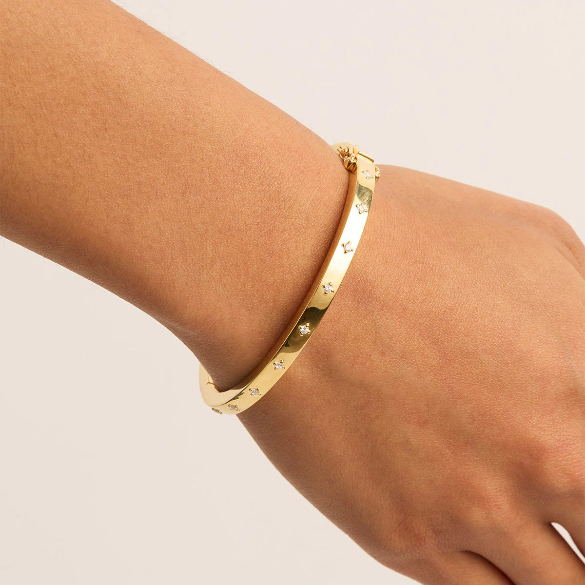 By Charlotte - Live in Love Hinged Bracelet in Gold