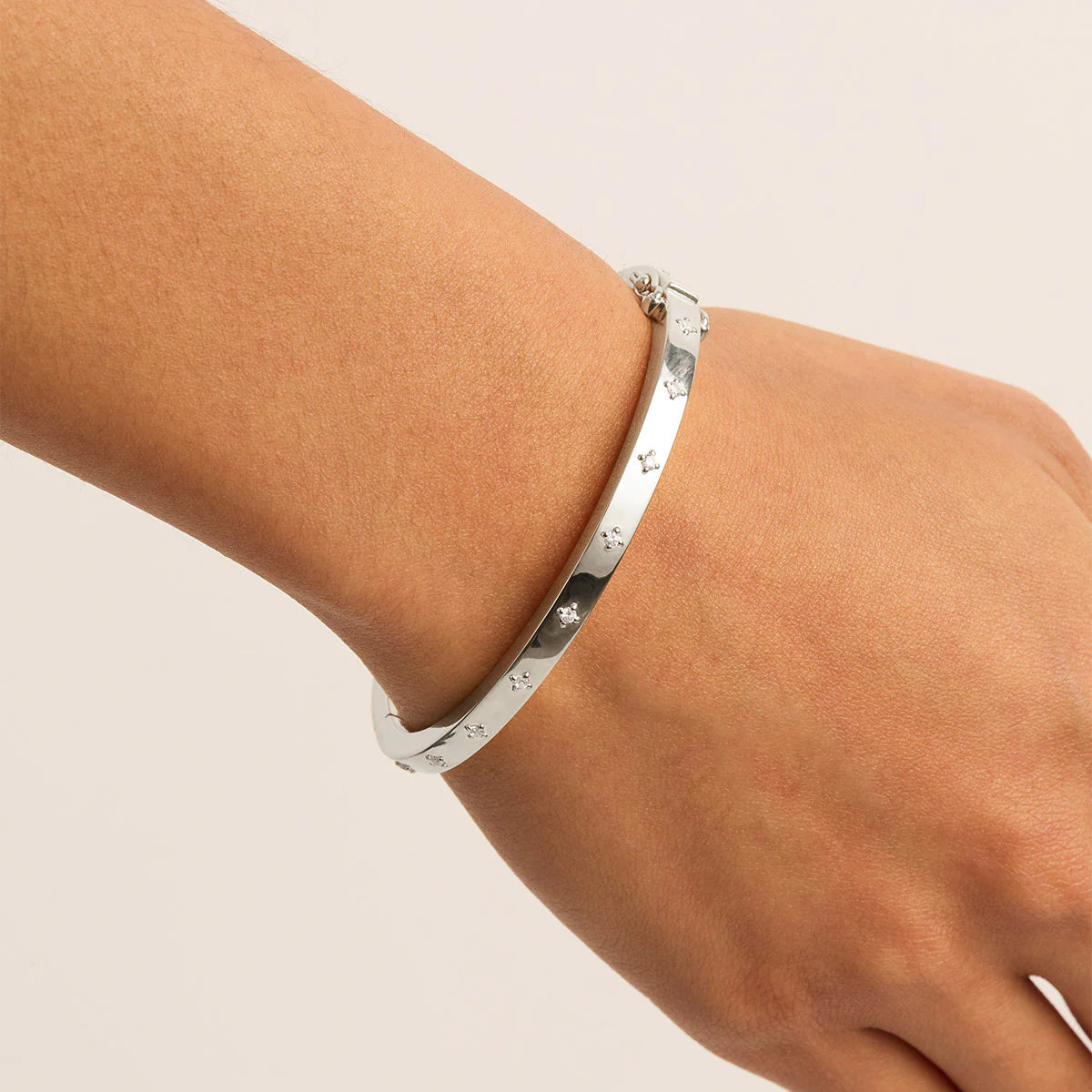 By Charlotte - Live in Love Hinged Bracelet in Silver