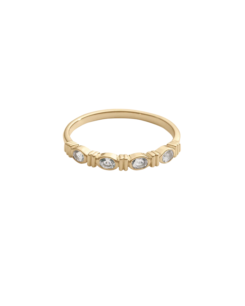 Kirstin Ash - Elysium Oval Sapphire Ring in 9k Solid Gold