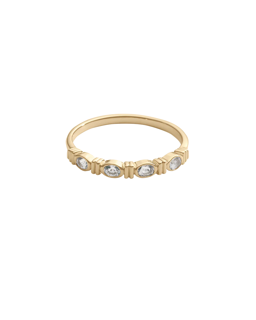 Kirstin Ash - Elysium Oval Sapphire Ring in 9k Solid Gold