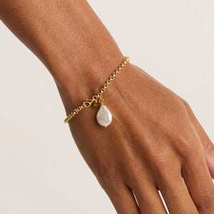 By Charlotte  - Embrace Stillness Pearl Bracelet in Gold