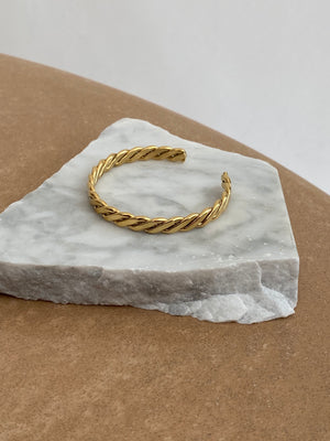 We Are Emte - Large Weave Cuff in Gold