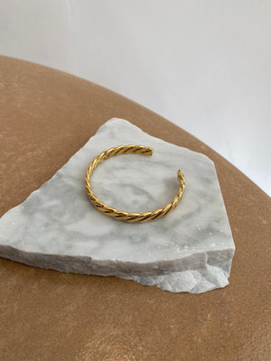 We Are Emte - Large Weave Cuff in Gold