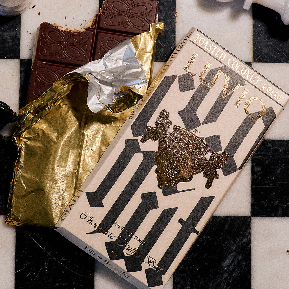 LOCO LOVE - Luvio Chocolate Bar in Toasted Coconut