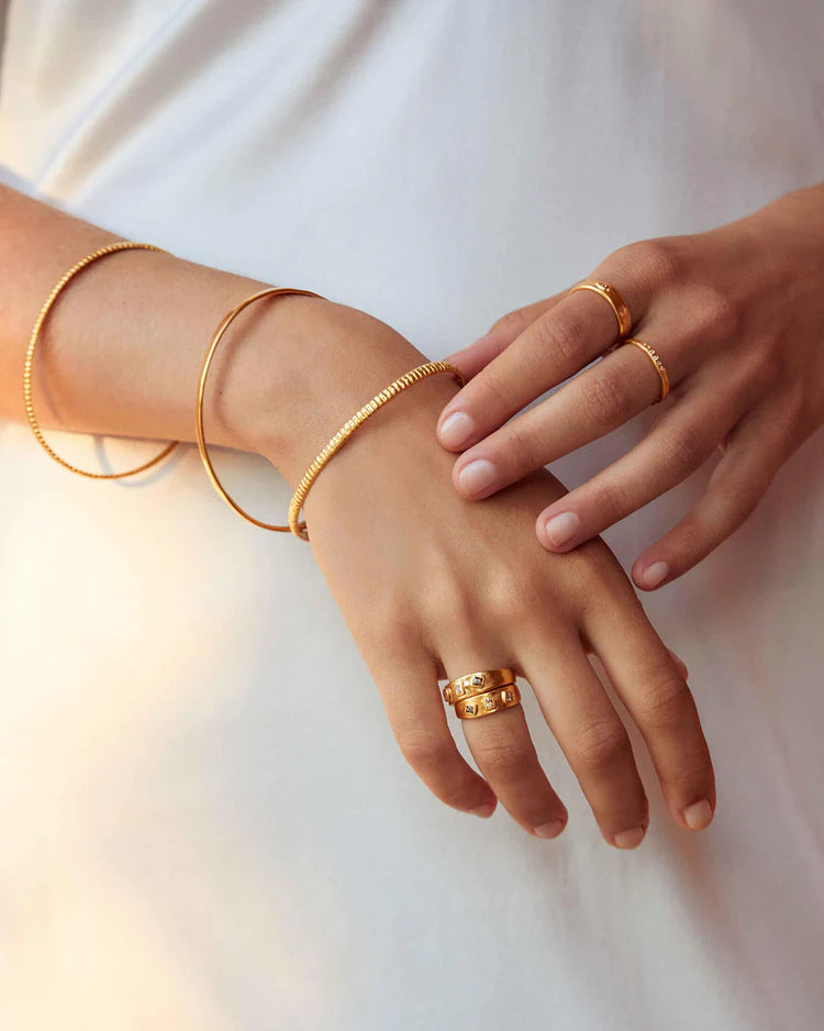 Kirstin Ash - Sun Lines Ring in Gold