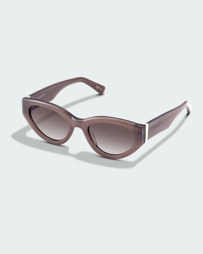 SHOP fashion forward sunglasses at Emte Boutique
