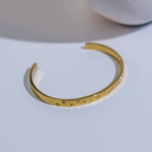 We Are Emte - Solitude Cuff in Gold/ Crystal